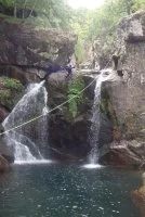 Tyrolienne en canyon &copy; canyoning en C&eacute;vennes 