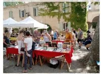 March&eacute; aux livres Villeneuvette &copy; M&eacute;moire du Livre