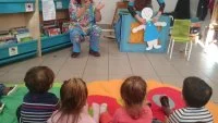 Petit th&eacute;&acirc;tre bleu &copy; Fabiola et Agnes