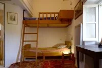 Chambre 2 avec un lit double et deux lits superpos&eacute;s &copy;Mich&egrave;le Ducornet