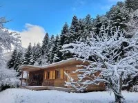 Gite des demoiselles sous la neige &copy; deux