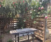 Espace ext&eacute;rieur barbecue - G&icirc;te Coeur d'h&eacute;rault &copy;Khenfouf