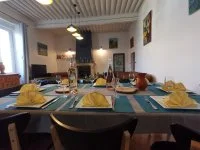 TABLE  &copy;Yanes
