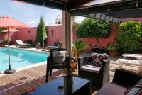 Piscine vue du Pool house &copy;Fontaine_de_Sarac