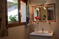 Salle de bain 2 &copy; Le Mas de Riri