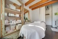 TABLE DE MASSAGE &copy;Nadia_Rezzouki