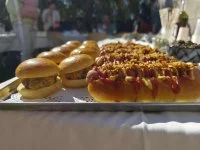 hot dogs & tartes v&eacute;g&eacute; &copy;alexandre_azzopardi